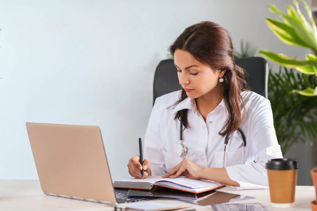Quando o assunto é DMED, muita gente ainda torce o nariz, achando que se trata de um processo complicado e burocrático. Mas a verdade é que, com a orientação certa, declarar a Declaração de Serviços Médicos e de Saúde pode ser mais simples do que parece — e evitar multas pesadas no futuro.