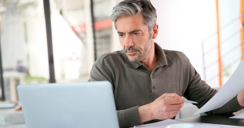 diferença entre Pró-Labore e Salário do Dono: Entenda A diferença entre Pró-Labore e Salário reside primariamente na natureza do vínculo e nas obrigações legais.